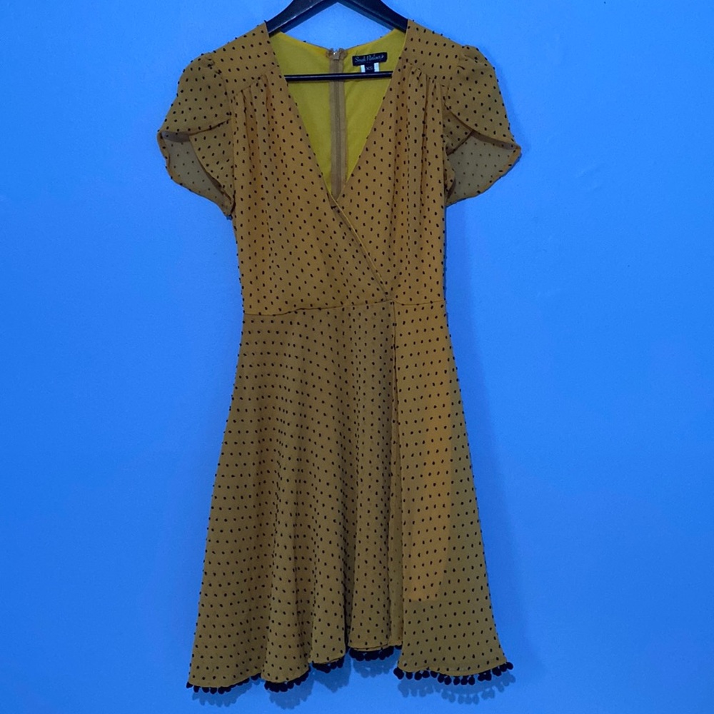🔮 5 for $20 🔮  Unique Vintage mustard yellow black polka dot dress